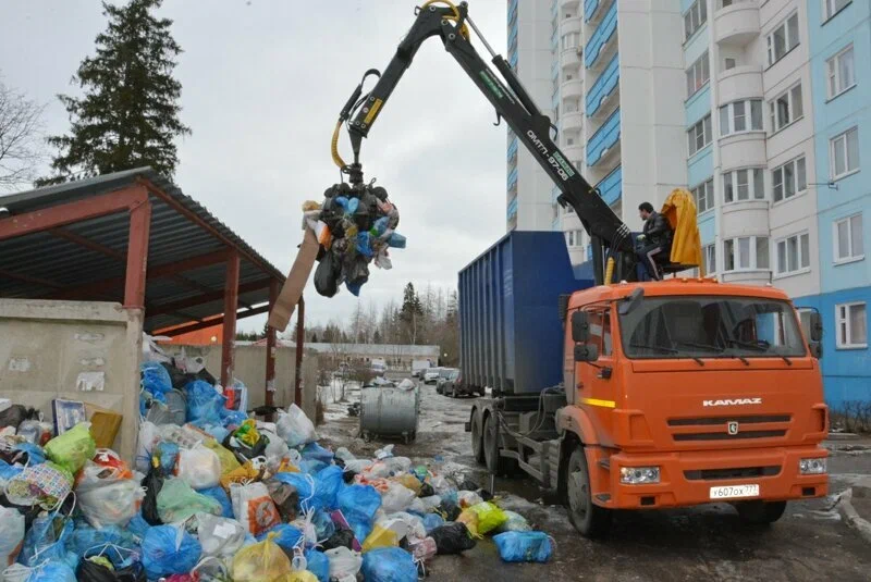 Вывоз бытового мусора в Новомосковске с погрузкой в октябре