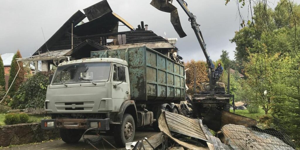 Вывоз мусора после пожара с утилизацией в Новомосковске в октябре