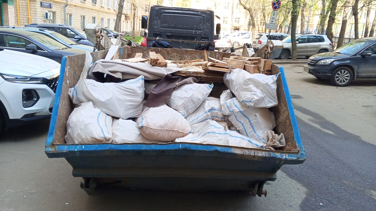 Вывоз мусора из магазина в Новомосковске в октябре