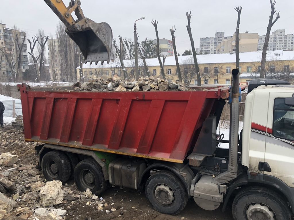 Вывоз мусора Камазом в Новомосковске в октябре
