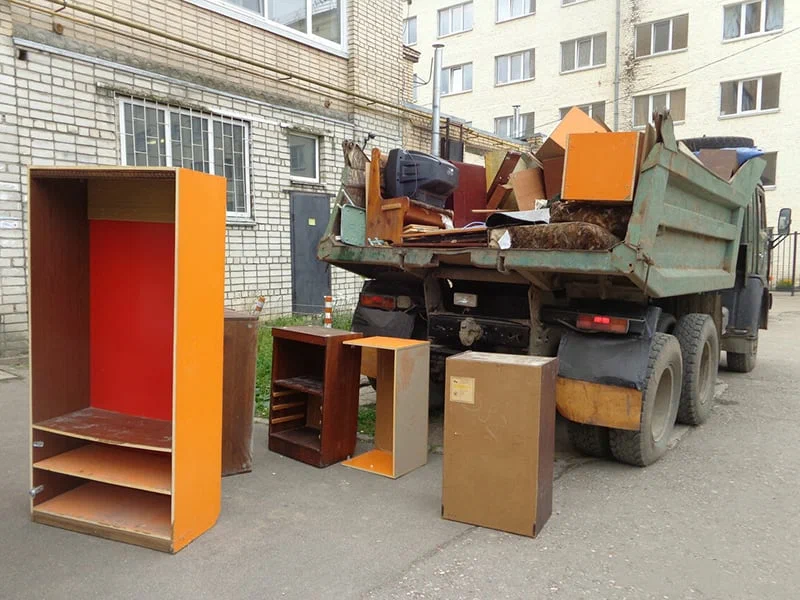Вывоз шкафа в Новомосковске от ПроМусор — недорого, демонтаж, утилизация, вывоз из квартиры от 878 руб