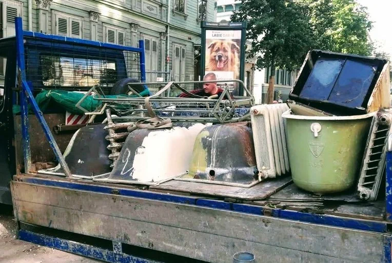 Вывоз старой сантехники в Новомосковске от ПроМусор: быстро, недорого от 568 руб., утилизация и грузчики